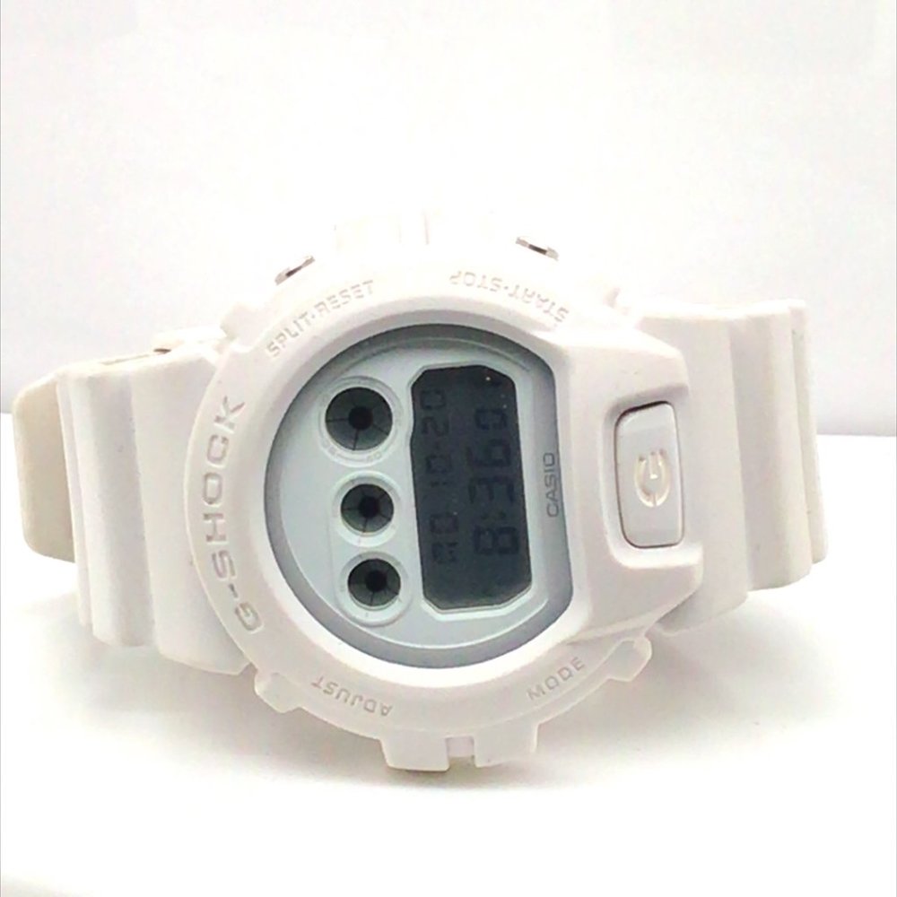 NWT Authentic Casio G-Shock Whiteout Series Watch